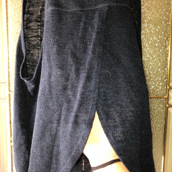 Navy B Small Hollister tank (see photos) - Picture 3 of 4